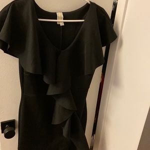 Dressing black dress the dress going to your knees